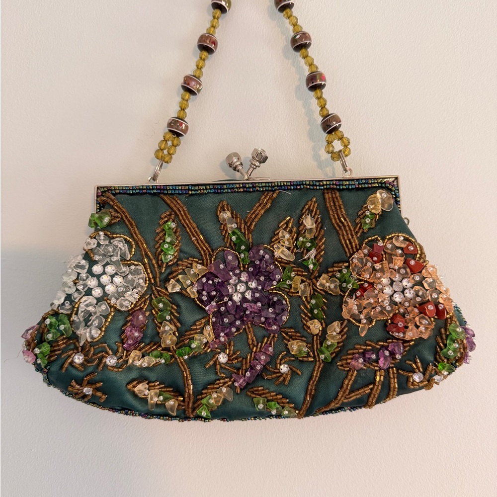 Vintage Embroidered Beaded Floral Hand Bag